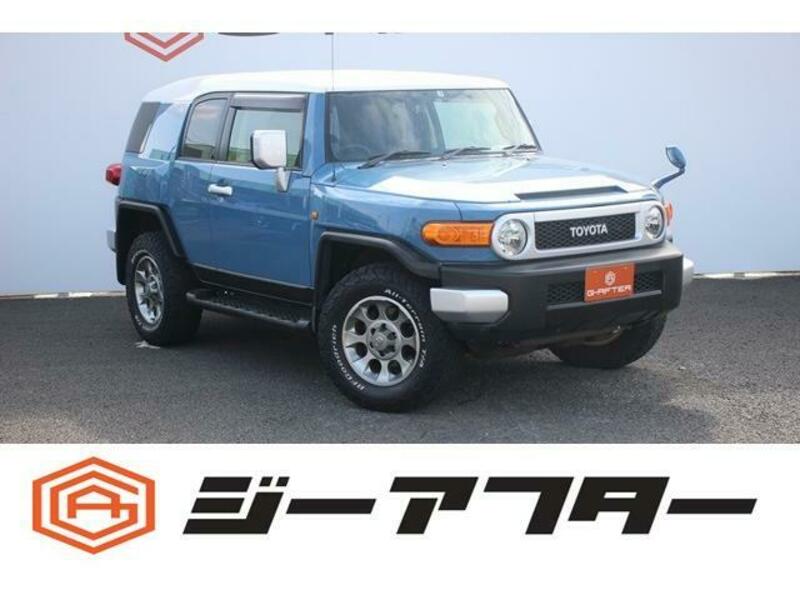 TOYOTA FJ CRUISER