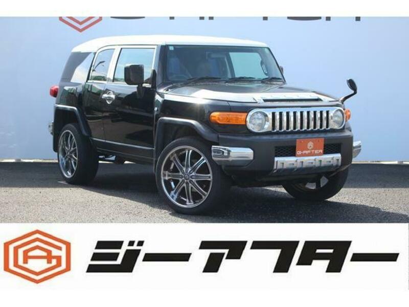 TOYOTA FJ CRUISER