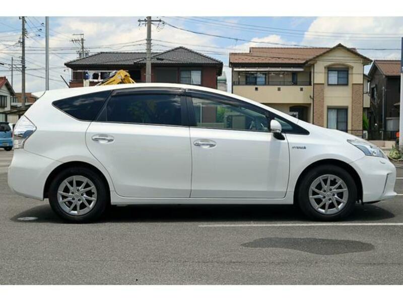 PRIUS ALPHA