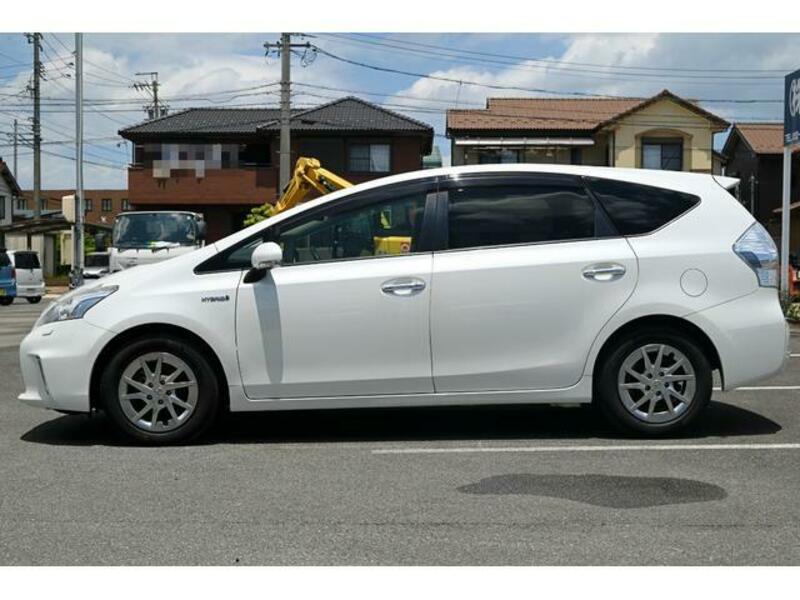 PRIUS ALPHA
