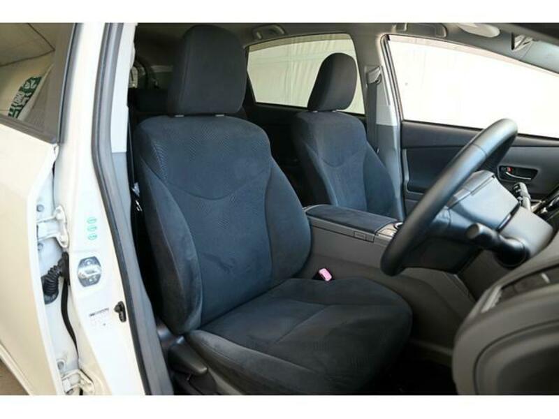 PRIUS ALPHA
