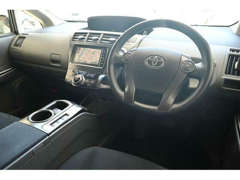 PRIUS ALPHA