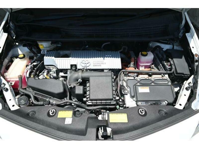PRIUS ALPHA