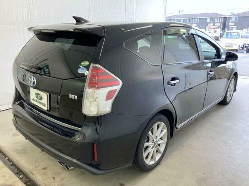 PRIUS ALPHA
