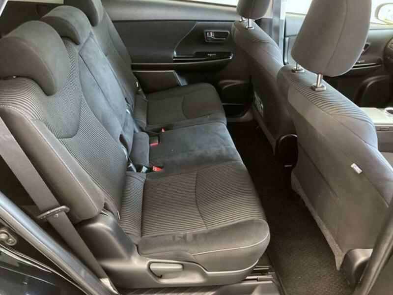 PRIUS ALPHA