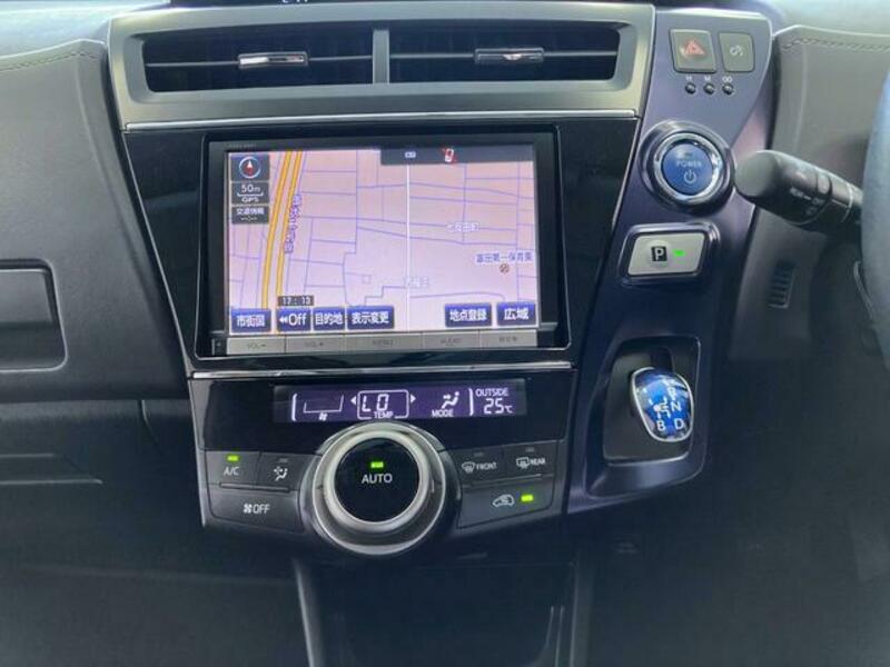 PRIUS ALPHA