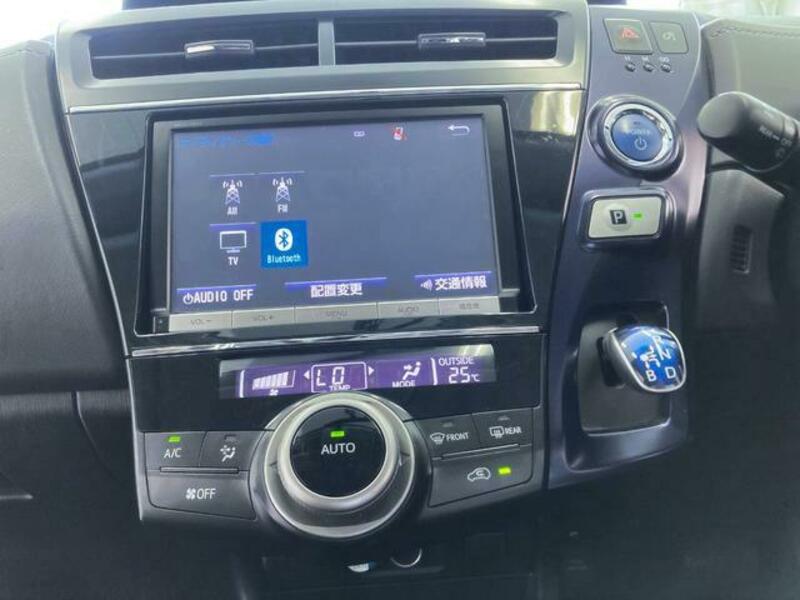 PRIUS ALPHA