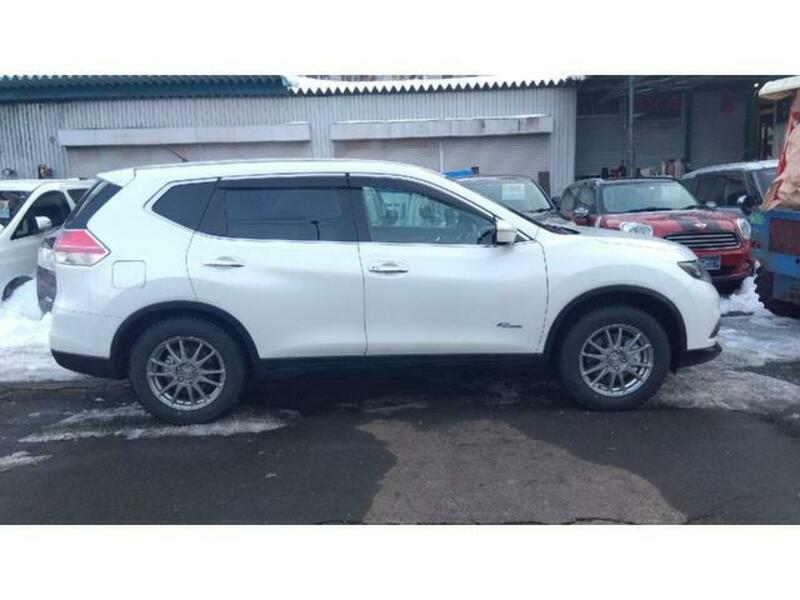 X-TRAIL