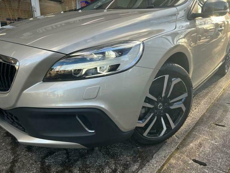V40