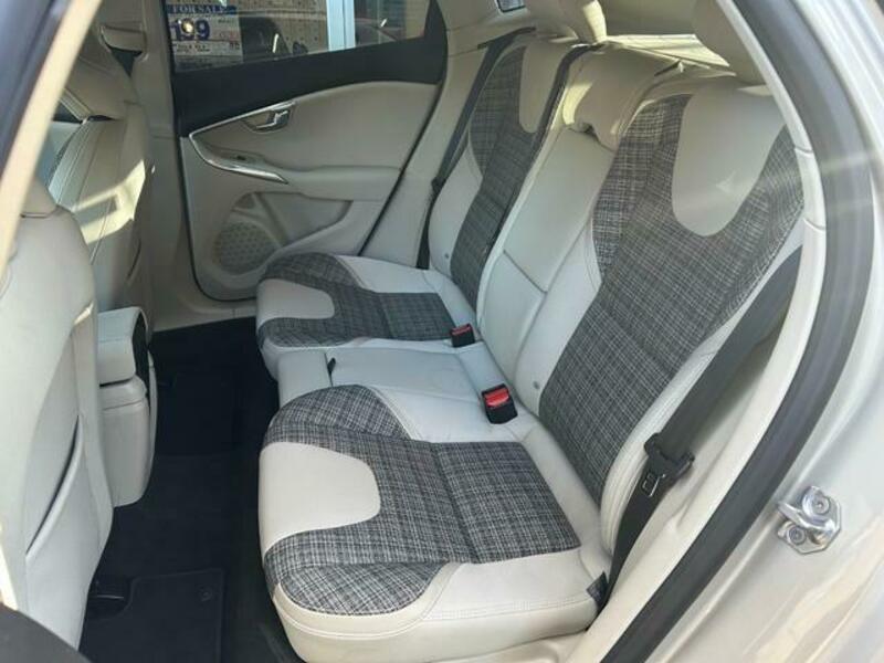 V40