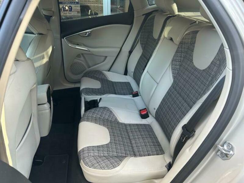 V40