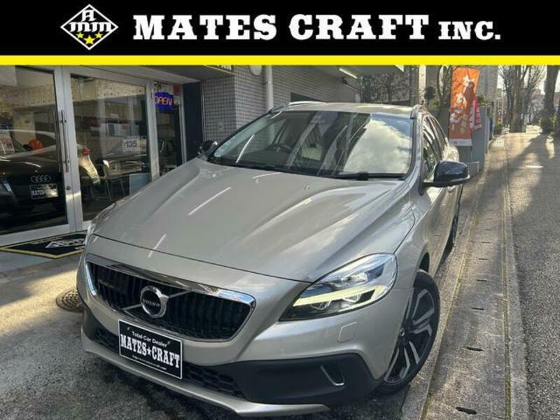 VOLVO V40