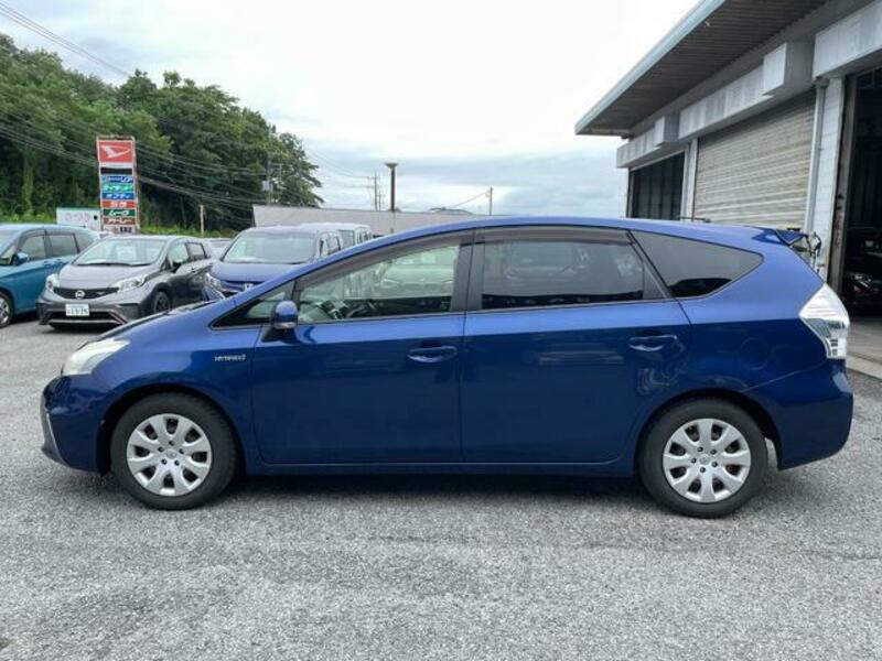 PRIUS ALPHA