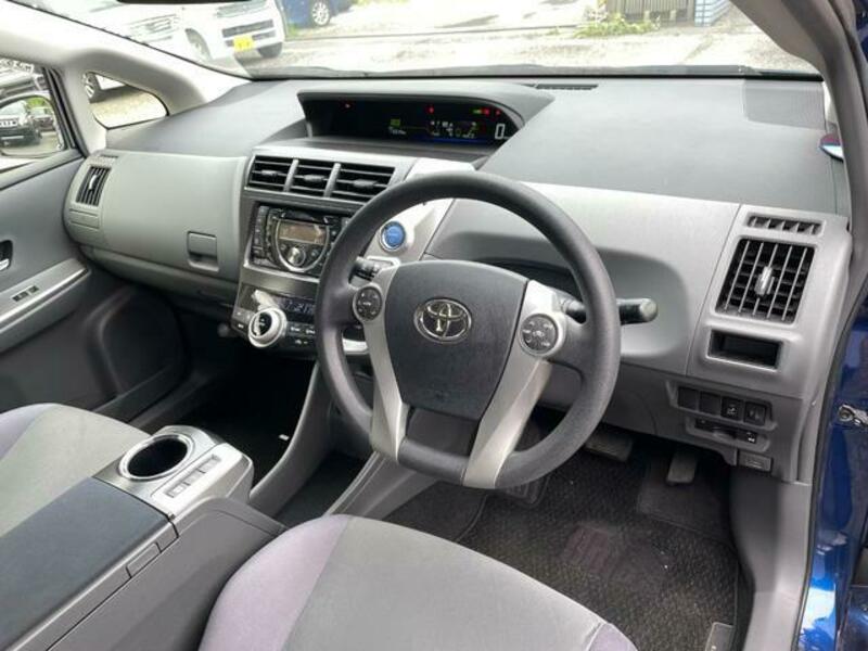 PRIUS ALPHA