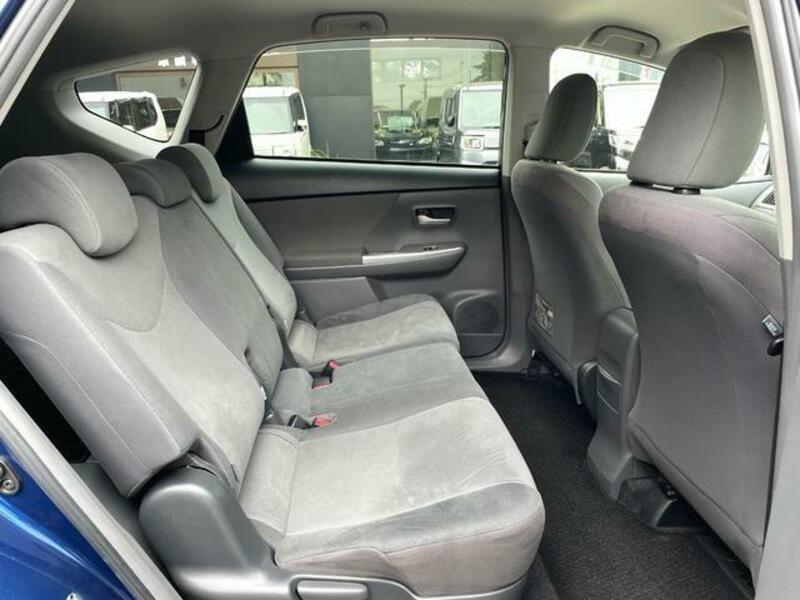 PRIUS ALPHA