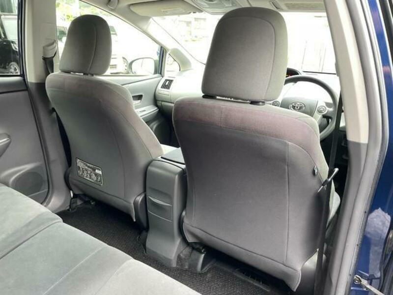PRIUS ALPHA