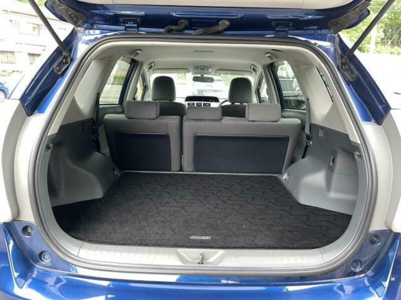 PRIUS ALPHA