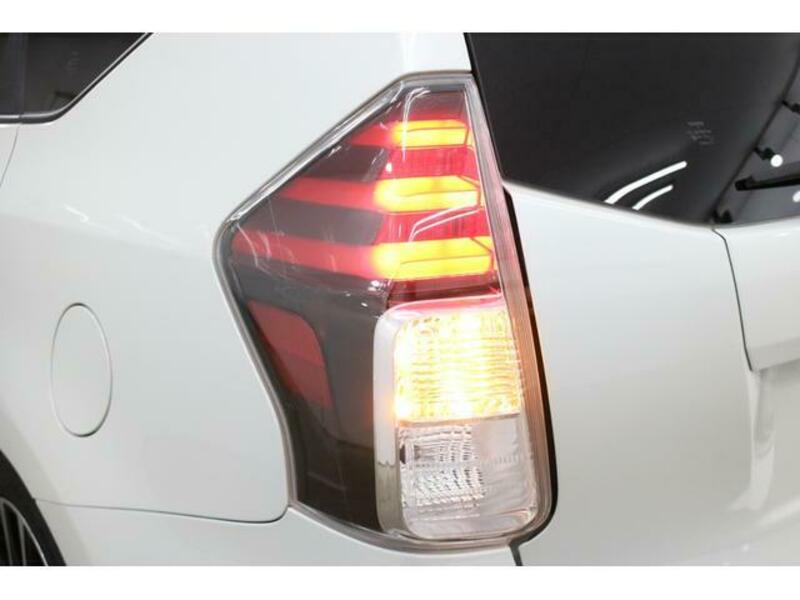 PRIUS ALPHA