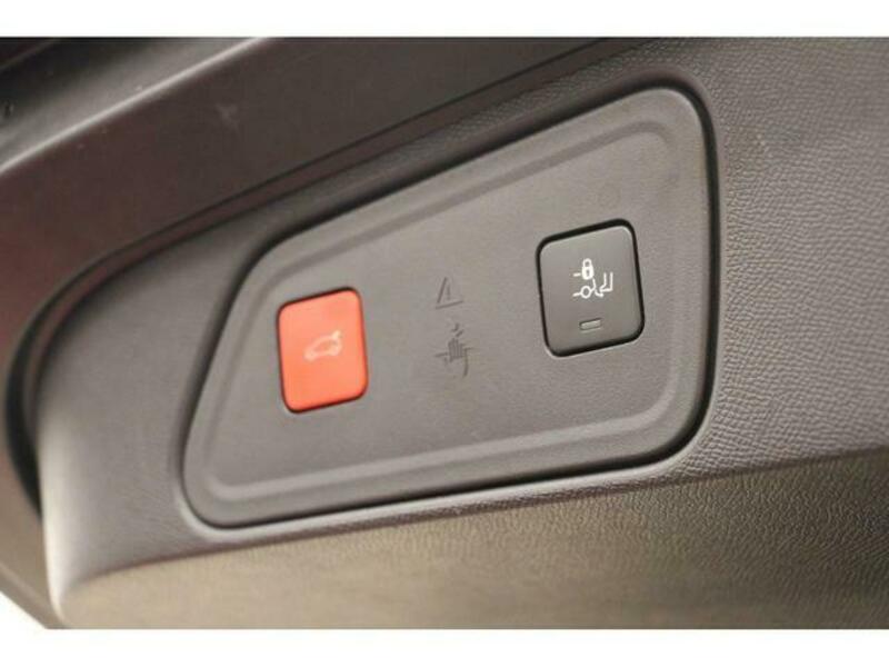 3008