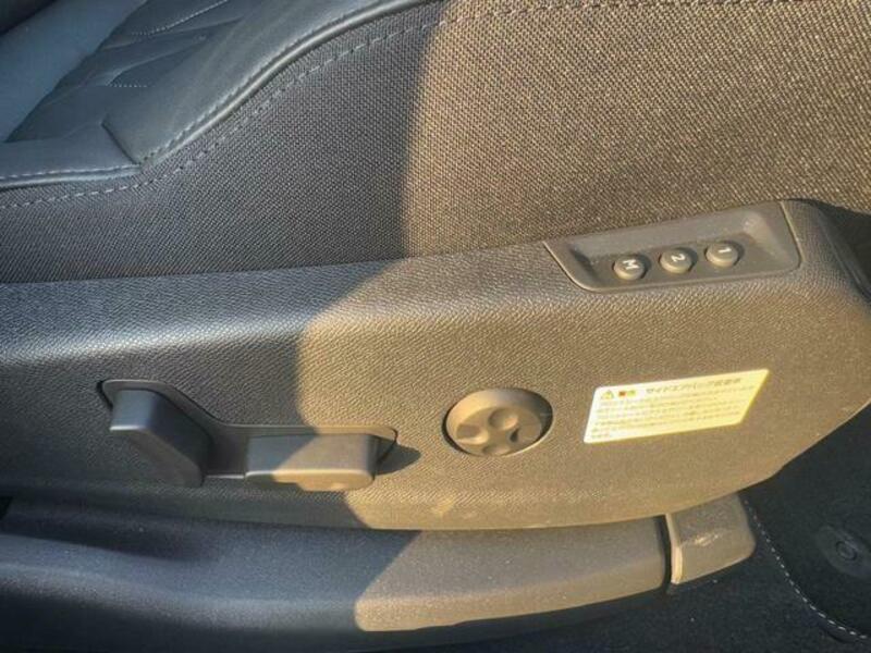 3008