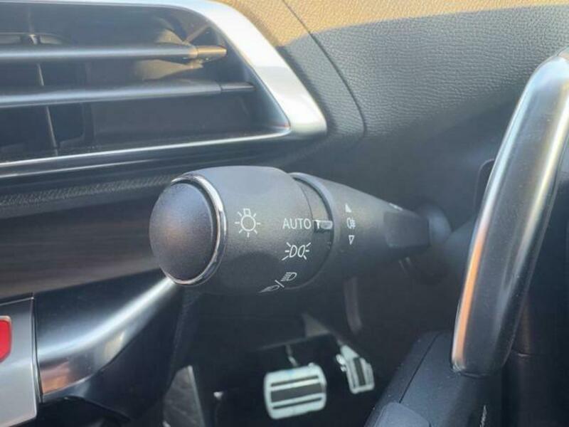 3008