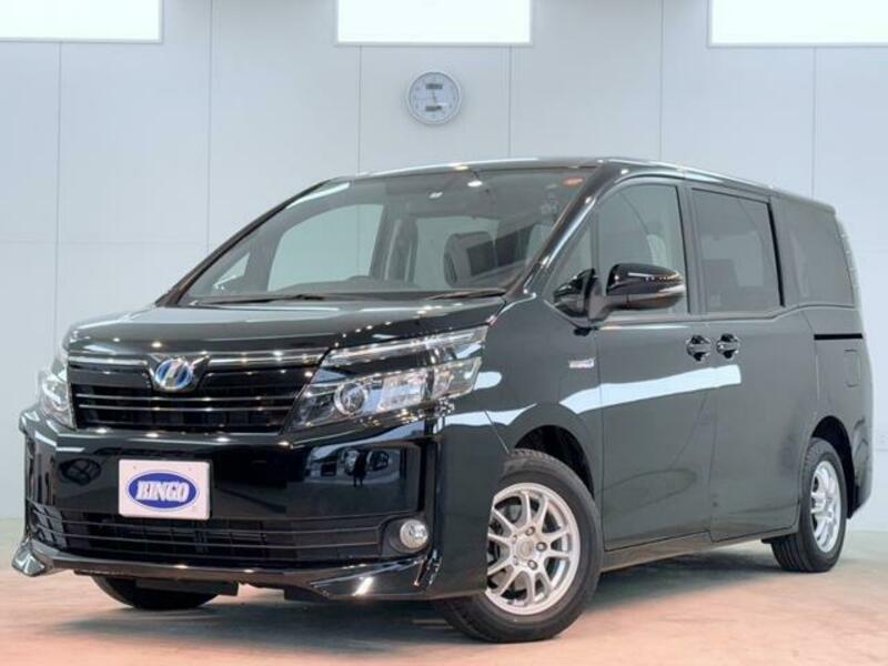 TOYOTA VOXY