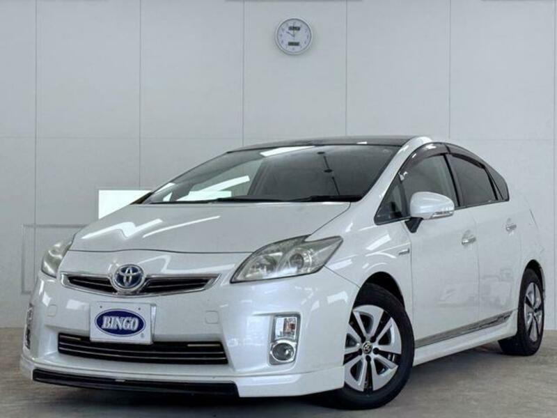 TOYOTA PRIUS