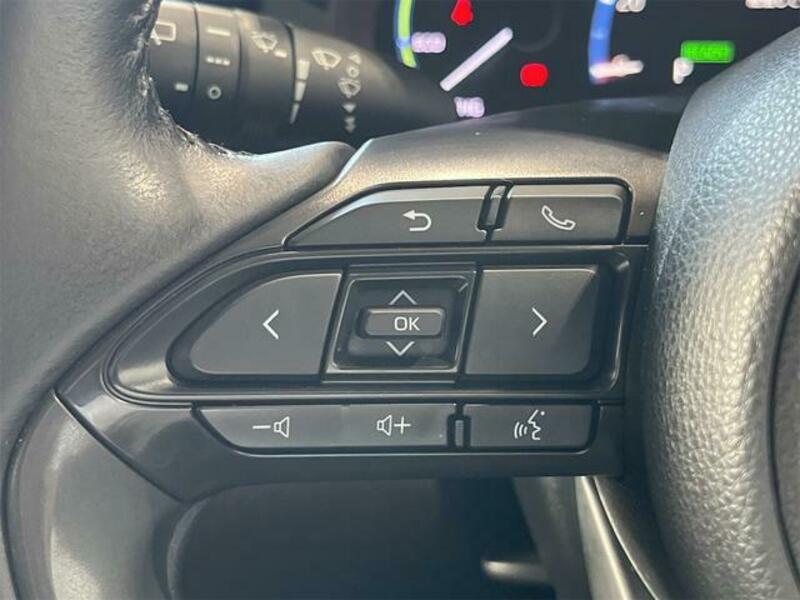 YARIS CROSS