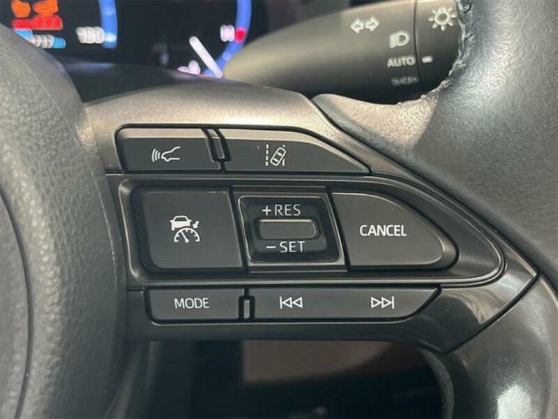 YARIS CROSS