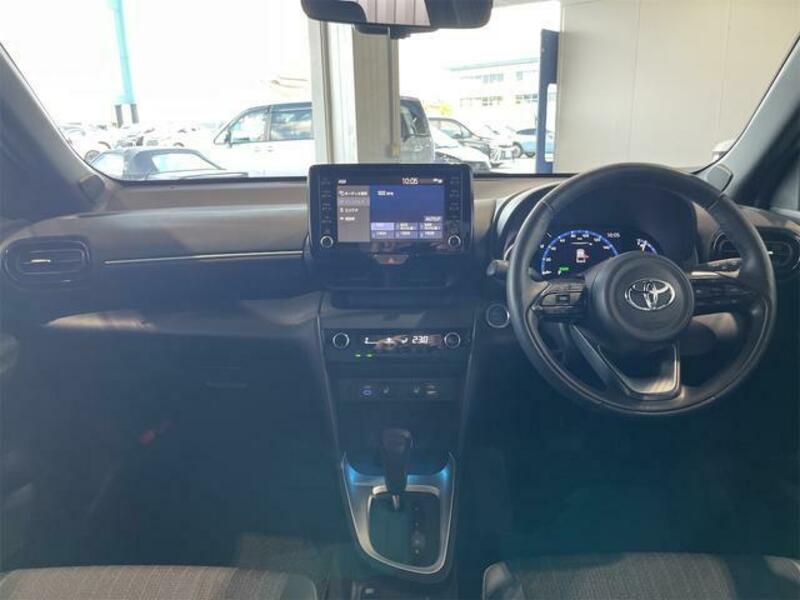 YARIS CROSS