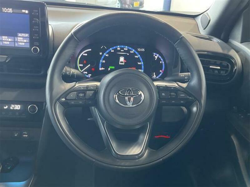 YARIS CROSS