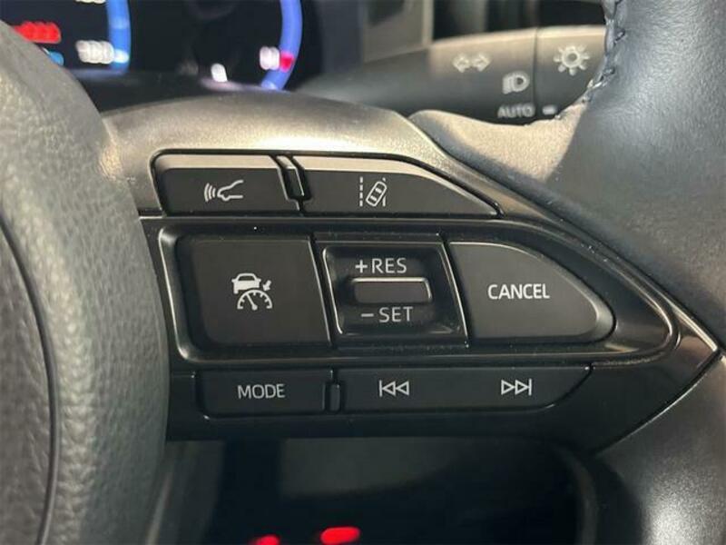 YARIS CROSS