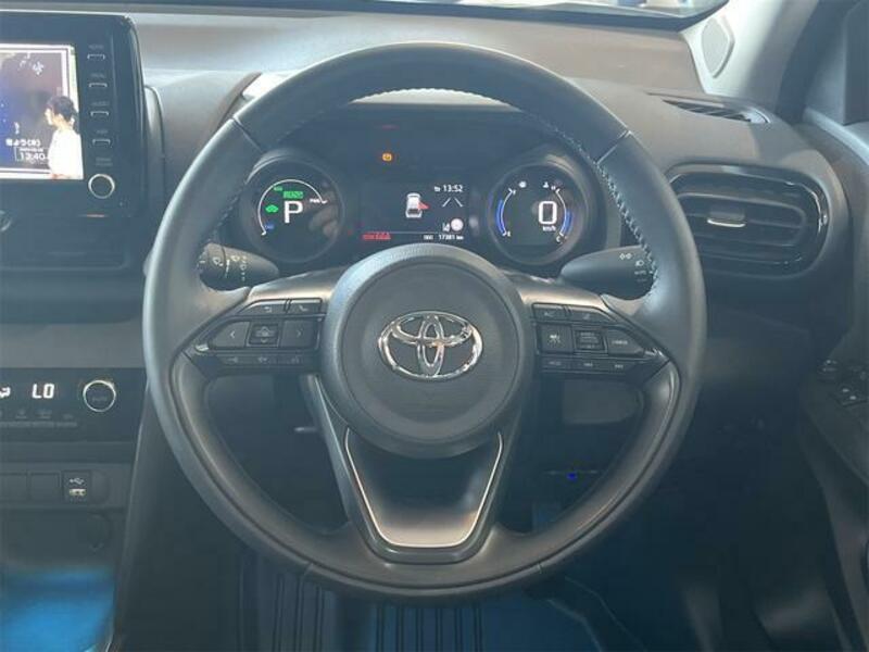 YARIS CROSS