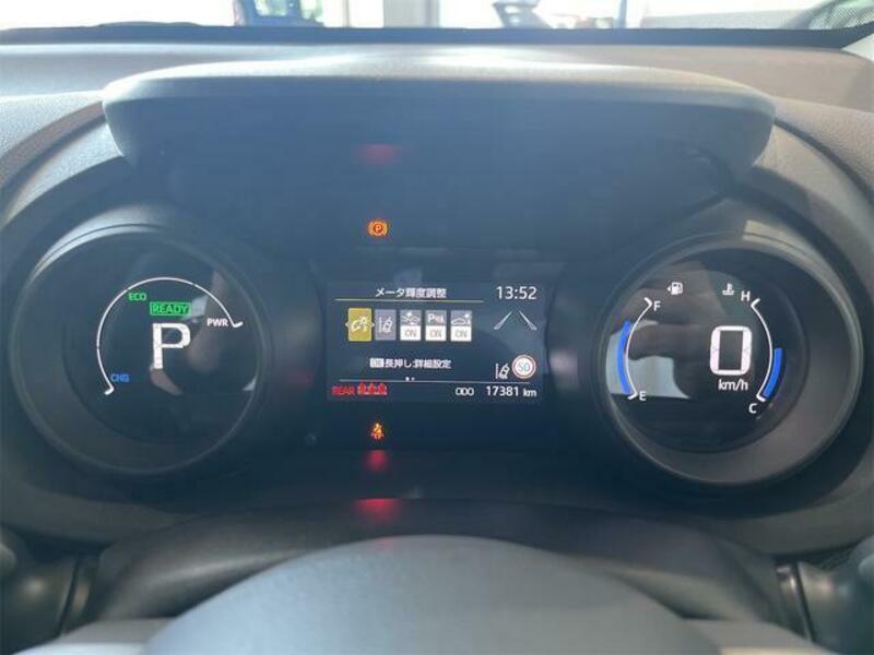 YARIS CROSS