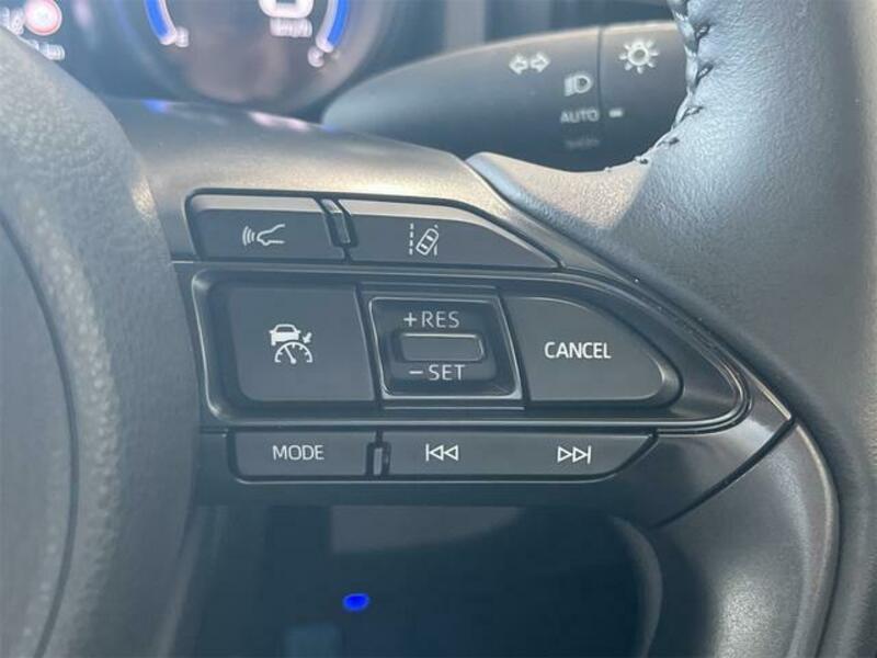 YARIS CROSS