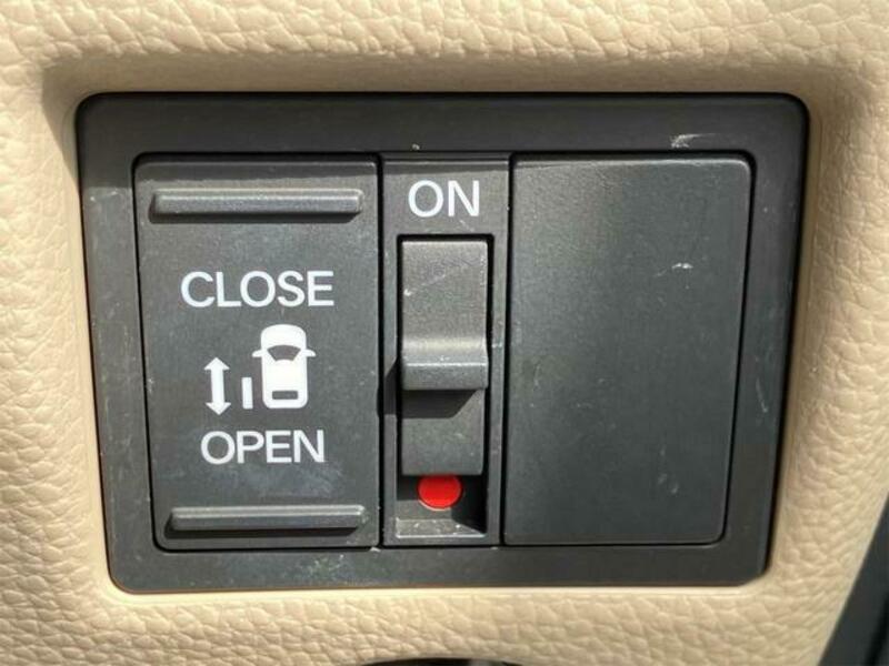 N BOX
