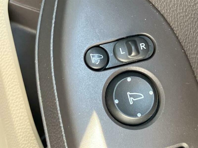 N BOX