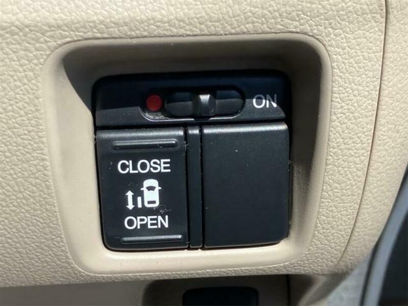 N BOX