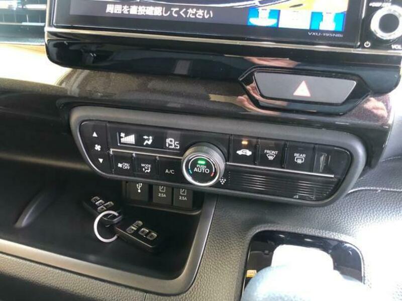 N BOX CUSTOM
