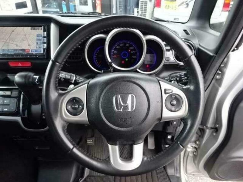 N BOX CUSTOM