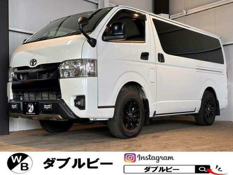 TOYOTA HIACE VAN