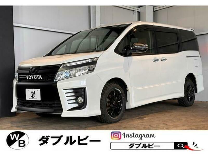 TOYOTA VOXY