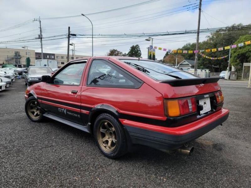 COROLLA LEVIN