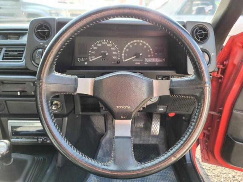COROLLA LEVIN
