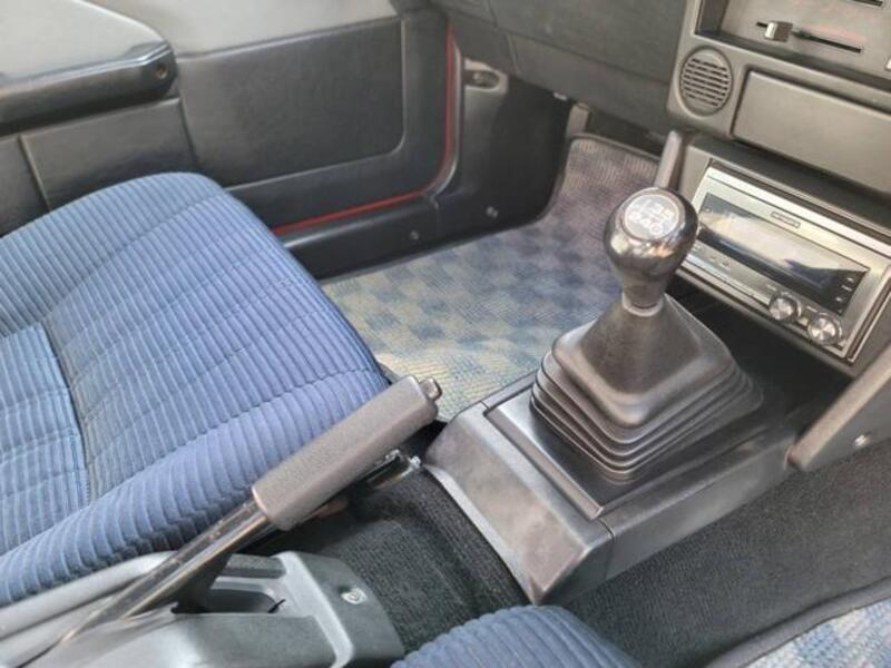 COROLLA LEVIN