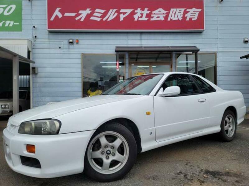 NISSAN SKYLINE