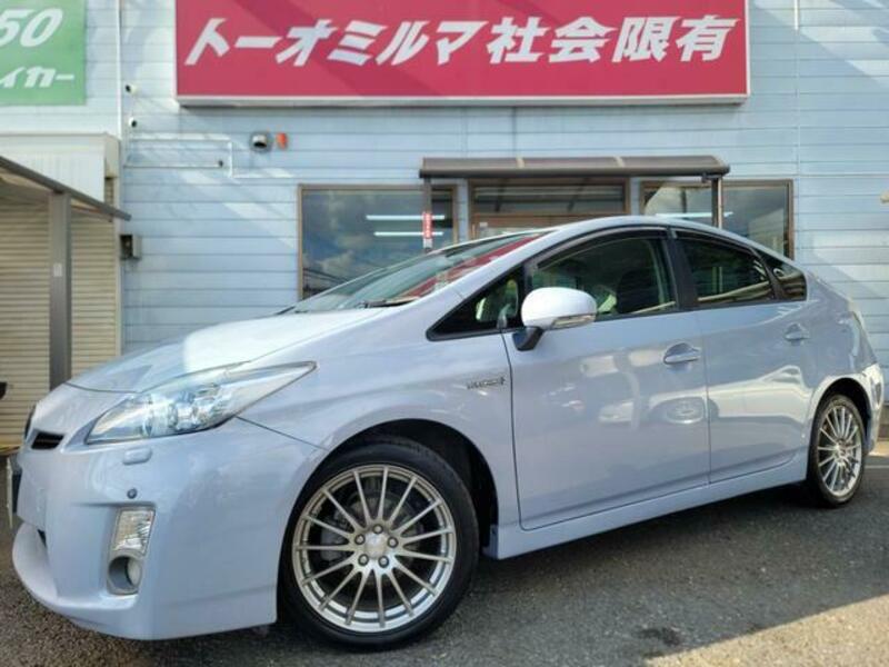 TOYOTA PRIUS