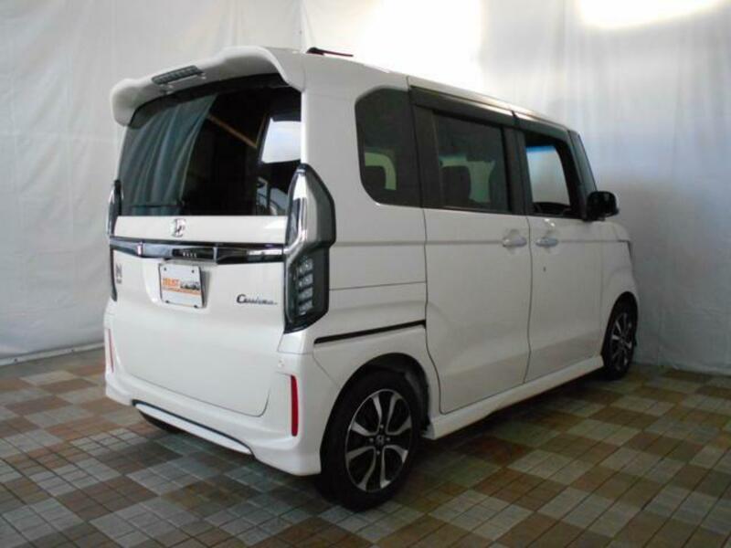 N BOX CUSTOM