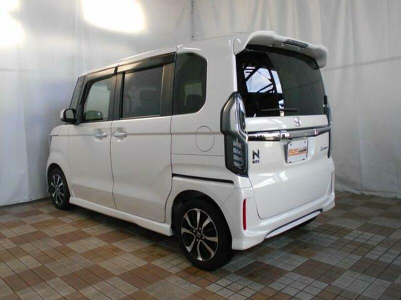 N BOX CUSTOM