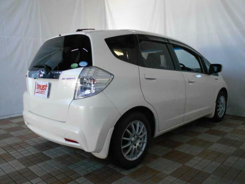 FIT HYBRID
